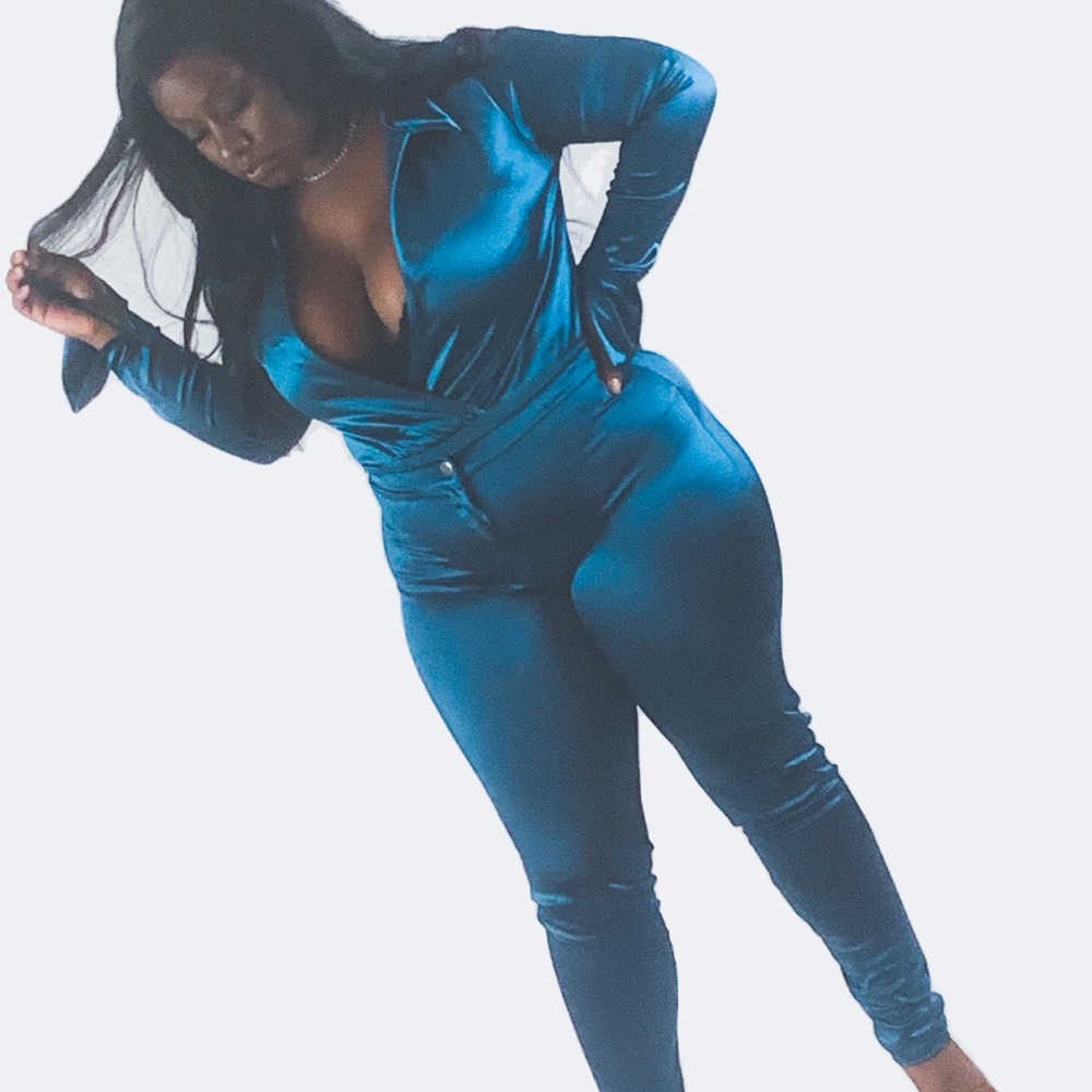 Satin Two Piece Set - Picture 8 of 9